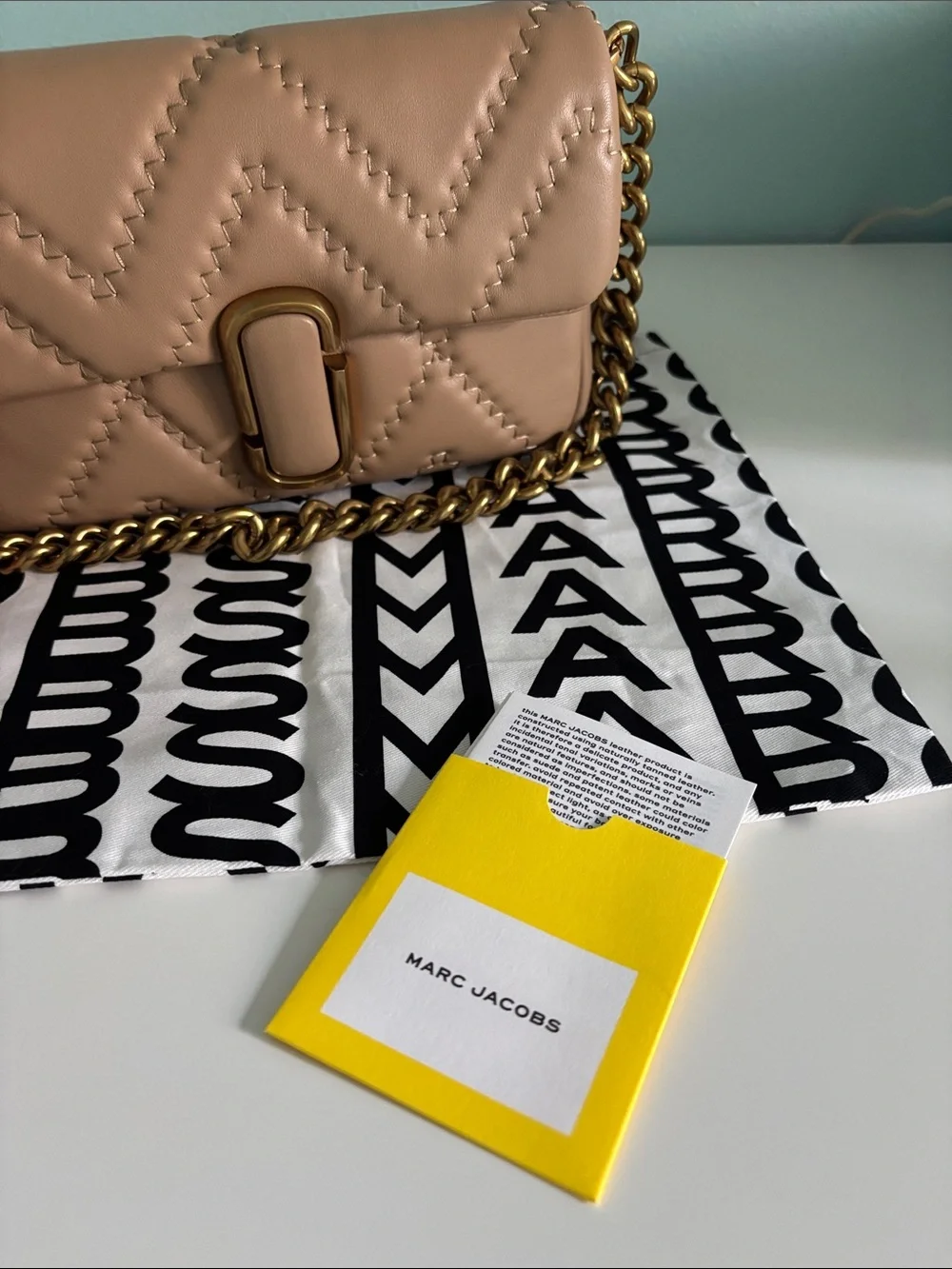 Marc Jacobs Quilted Leather Shoulder Bag - Picture 11 of 12